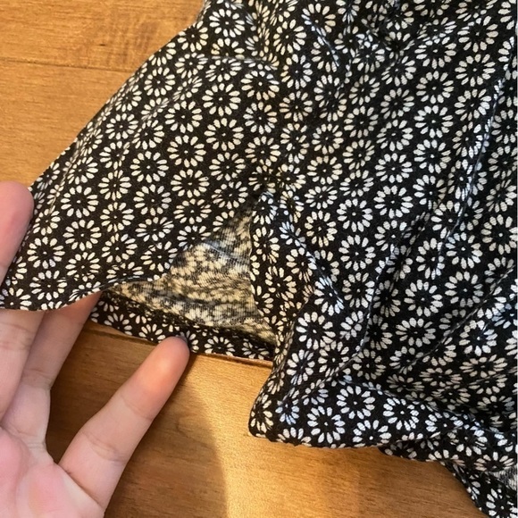 Brandy Melville Floral Pattern Sleep Comfy Shorts in Black / White • ONE SIZE 🌻 - Picture 3 of 5